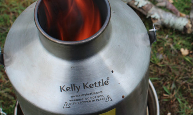 Pagluluto ng Kampo sa ligaw na may Kelly Kettle