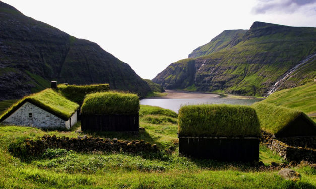 Erkunden Sie die Färöer Inseln