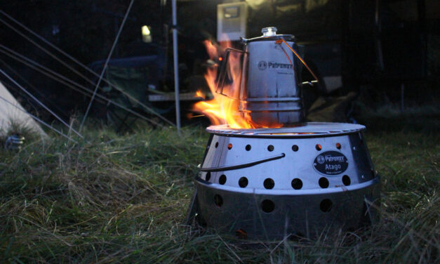 Nấu ăn lửa trại với Petromax